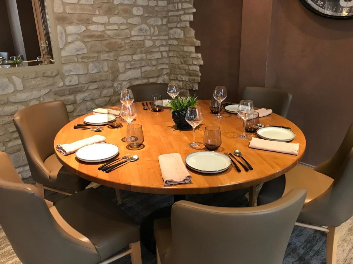 Logis Hotel-Restaurant Les Airelles Neufchâtel-en-Bray Buitenkant foto