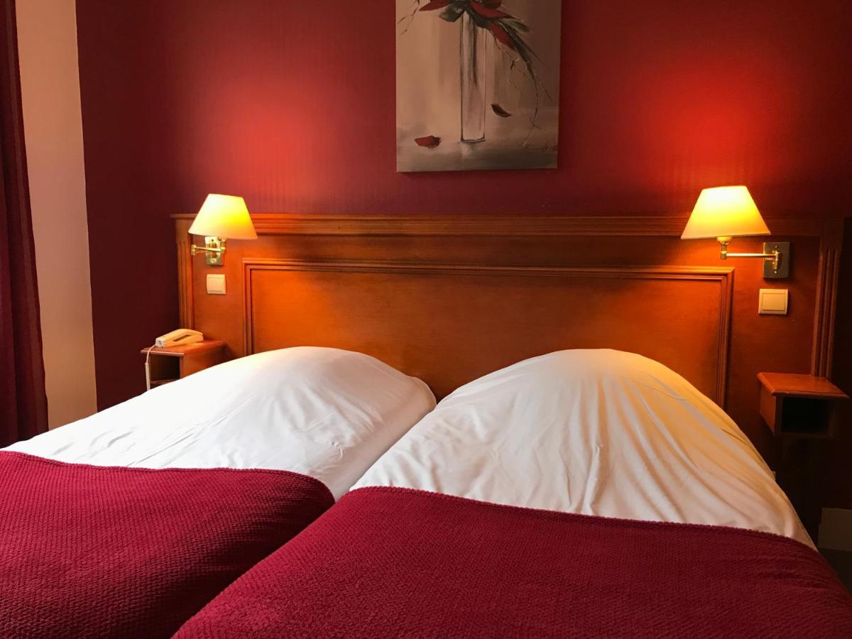 Logis Hotel-Restaurant Les Airelles Neufchâtel-en-Bray Buitenkant foto