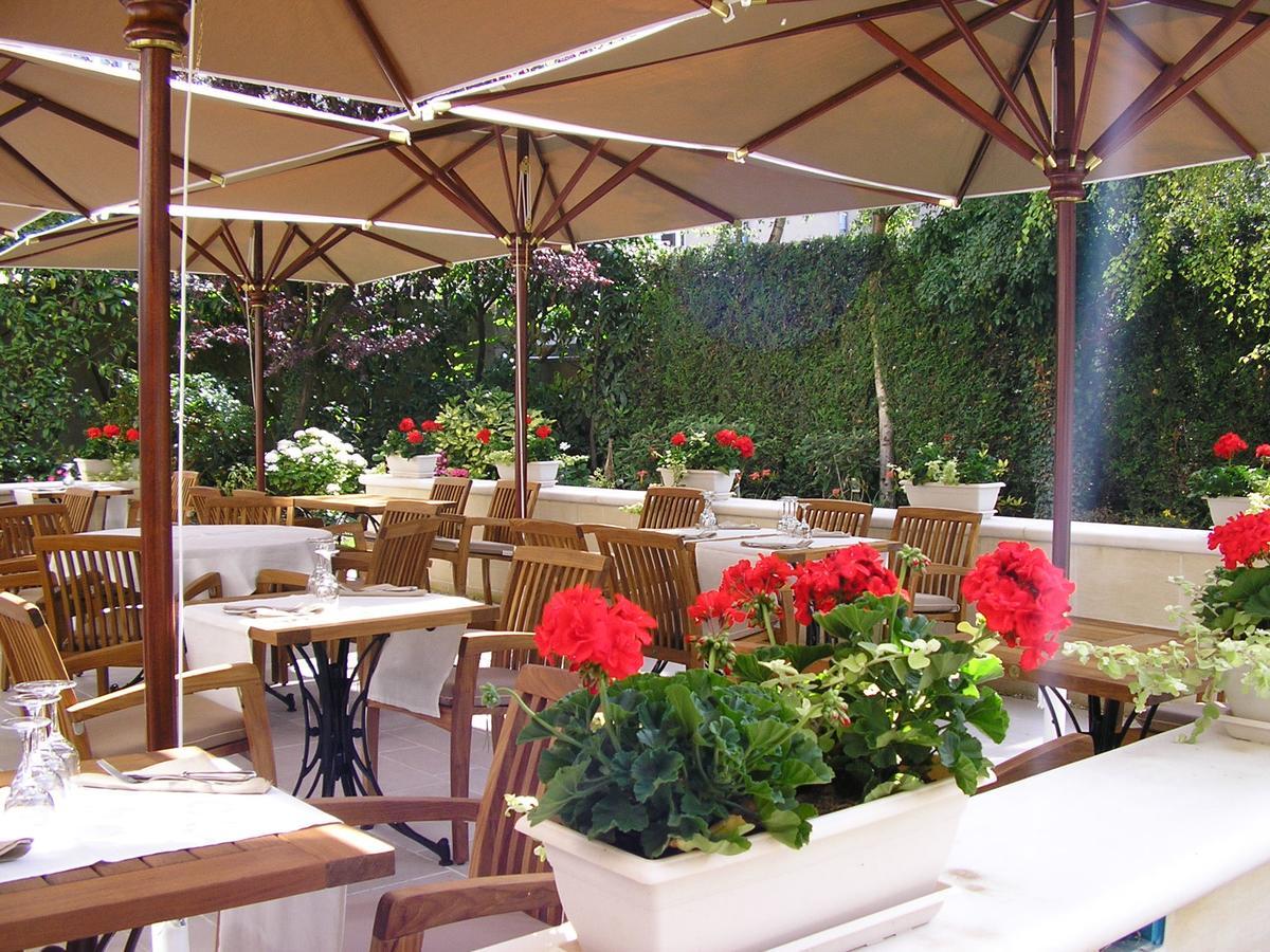 Logis Hotel-Restaurant Les Airelles Neufchâtel-en-Bray Buitenkant foto